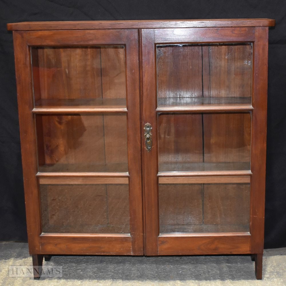 A mahogany glass fronted display case with 3 wooden shelves 102 x 97 x 26.5 cm. (1 of 3)
