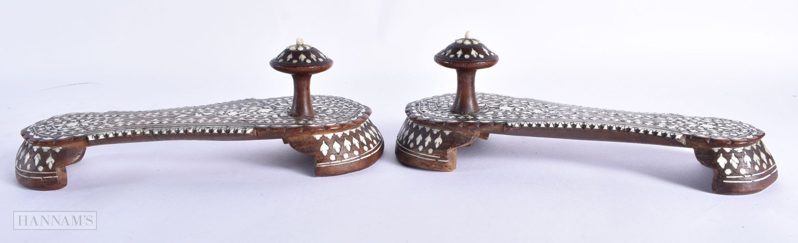 A PAIR OF 19TH CENTURY ANGLO INDIAN INLAID ISLAMIC SHOES decorated with foliage. 21 cm wide.: A PAIR OF 19TH CENTURY ANGLO INDIAN INLAID ISLAMIC SHOES decorated with foliage. 21 cm wide.