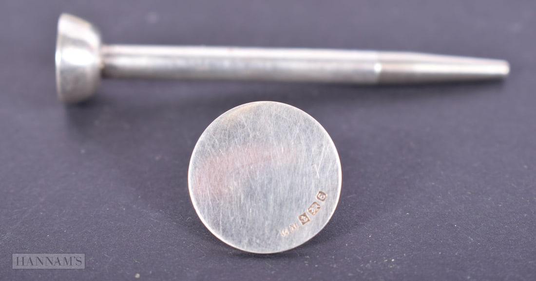 A Cased Novelty Silver Golf Set comprising a Pencil in the form of a Tee and a Ball Marker.  Hallmar (1 of 3)