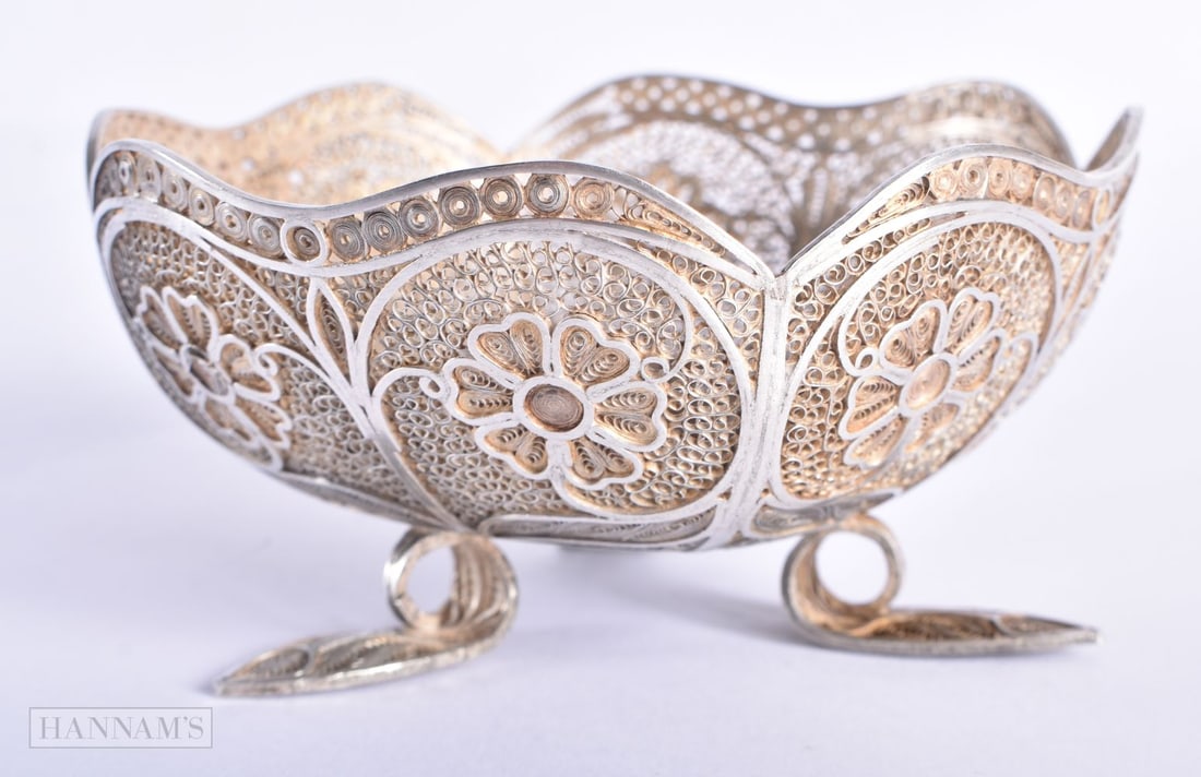 AN ANTIQUE MALTESE SILVER FILIGREE BASKET. 151 grams. 5.5 cm x 11.25 cm. (1 of 4)