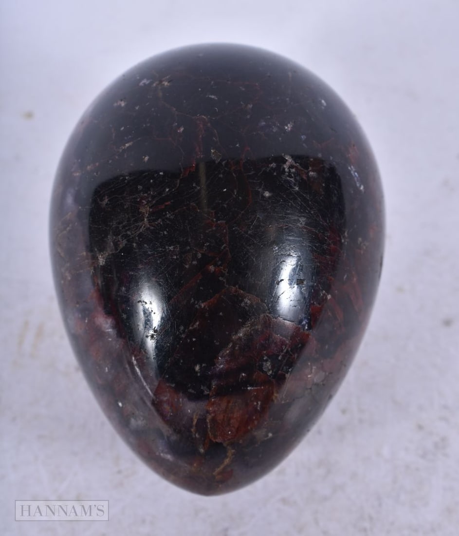 A LARGE DERBYSHIRE BLUE JOHN EGG. 207.2 grams. 6.25 cm x 4.5 cm. (1 of 3)