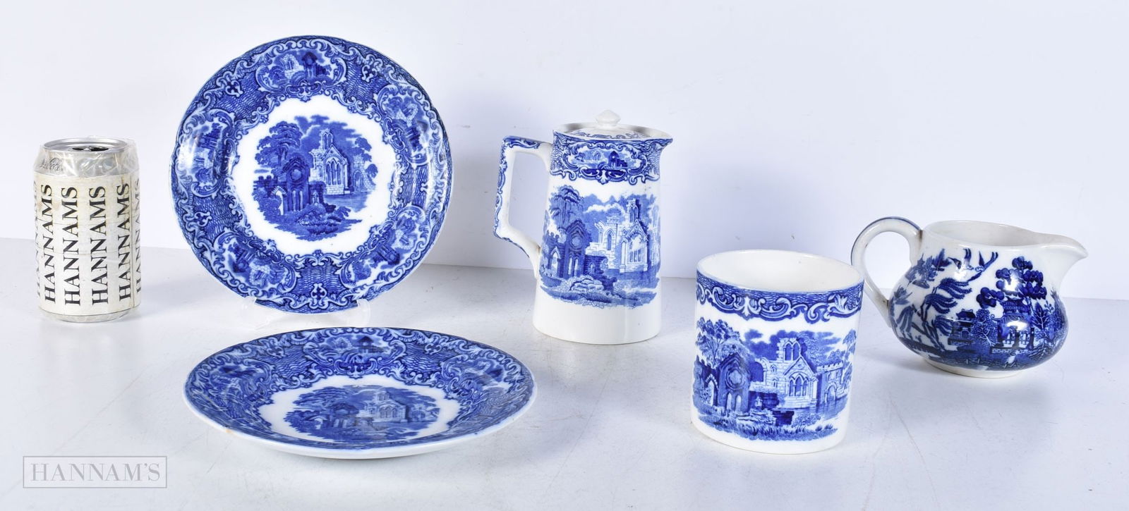 A collection of 19th Century blue and white George Jones Abbey ceramics 14cm: A collection of 19th Century blue and white George Jones Abbey ceramics 14cm