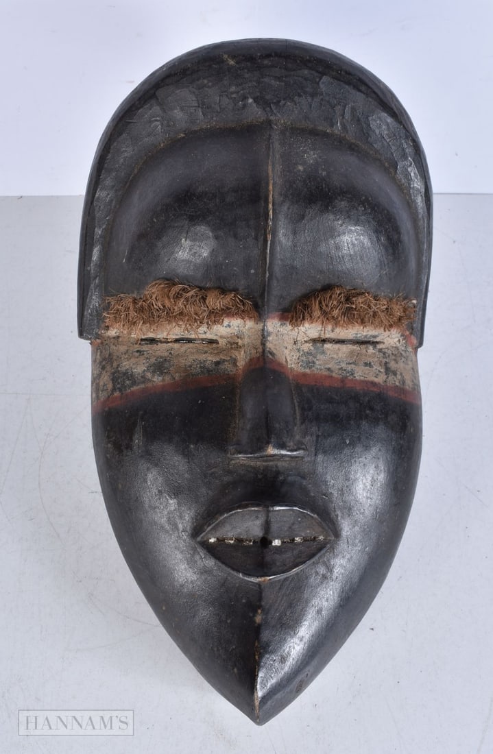AFRICAN TRIBAL DAN MASK. Ivory Coast. 37cm x 20cm: AFRICAN TRIBAL DAN MASK. Ivory Coast. 37cm x 20cm