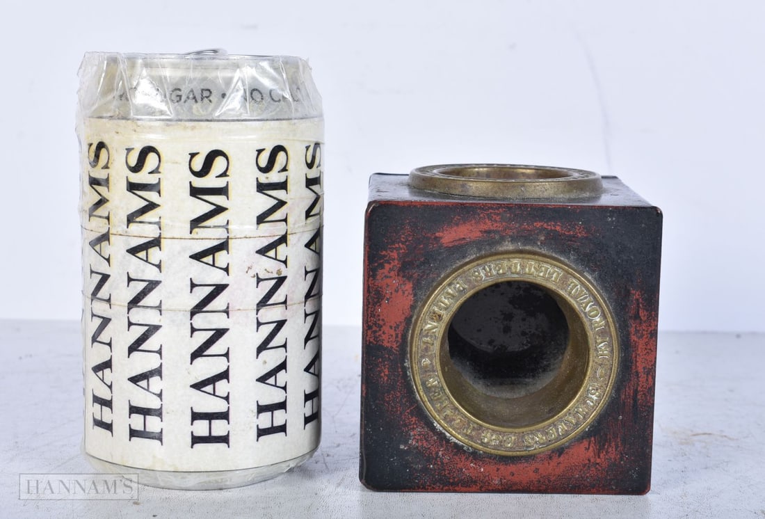 A vintage Schapers egg tester 9 x8cm.: A vintage Schapers egg tester 9 x8cm.