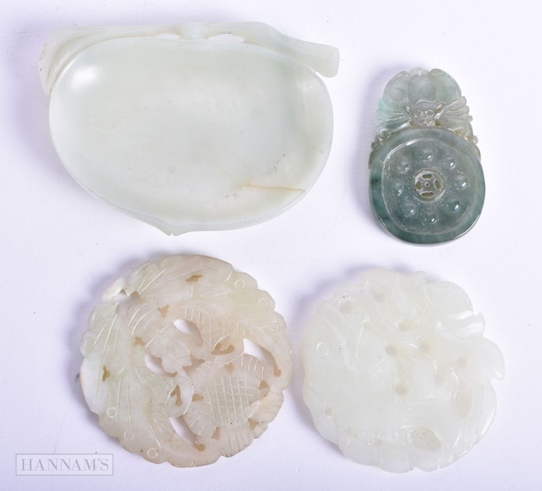 FOUR CHINESE QING DYNASTY JADES. Largest 9 cm wide. (4): FOUR CHINESE QING DYNASTY JADES. Largest 9 cm wide. (4)