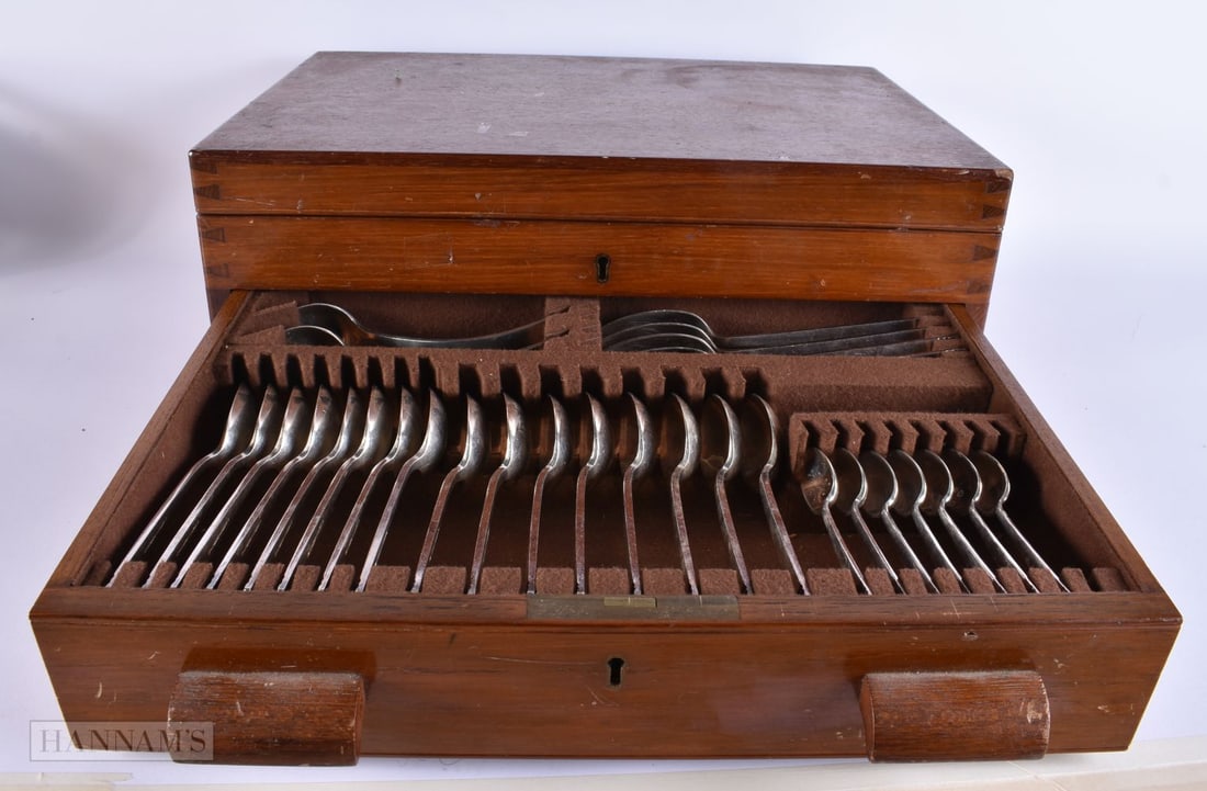 Mappin & Webb 79 Piece Cutlery Set Vintage Silver Plate w/ Wooden Canteen 1132g.: Mappin & Webb 79 Piece Cutlery Set Vintage Silver Plate w/ Wooden Canteen 1132g.