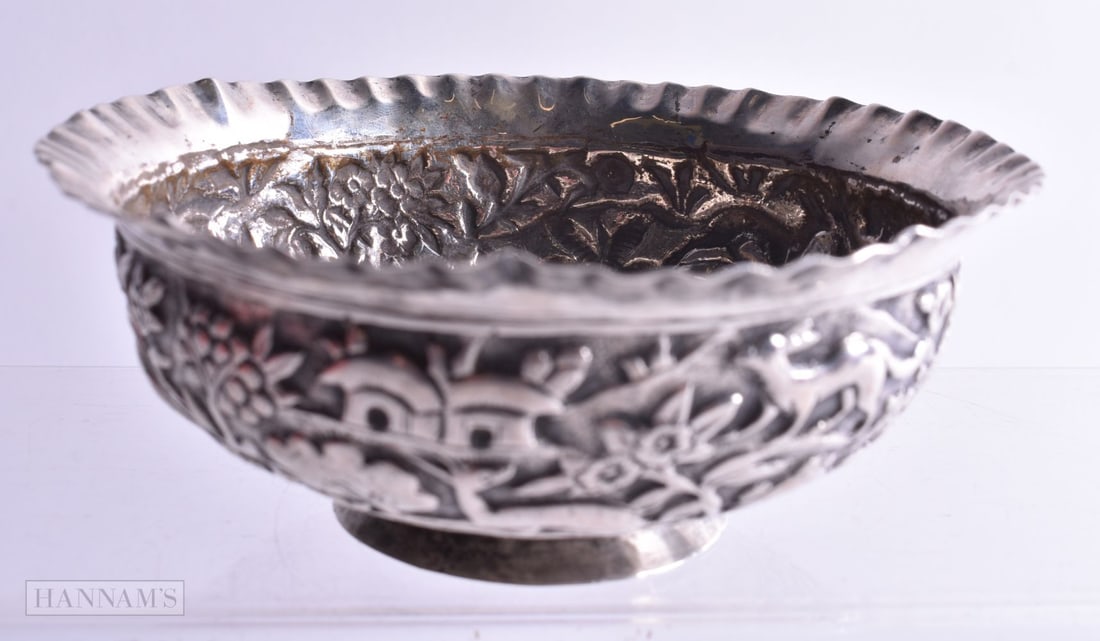 .800 Middle eastern figural bowl 103g. 12cm wide.: .800 Middle eastern figural bowl 103g. 12cm wide.