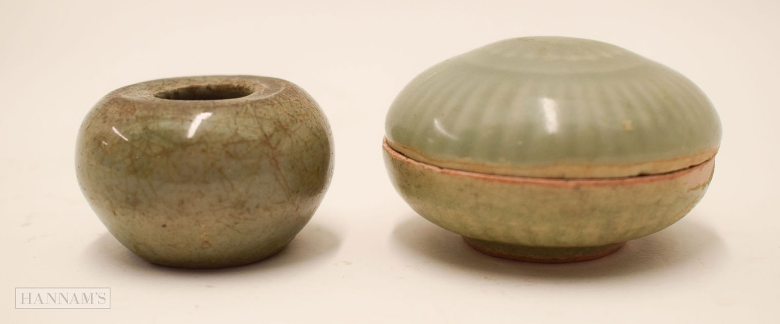 TWO 18TH CENTURY CHINESE PORCELAIN WARES Qing. 5.5 cm diameter. (2) (1 of 3)