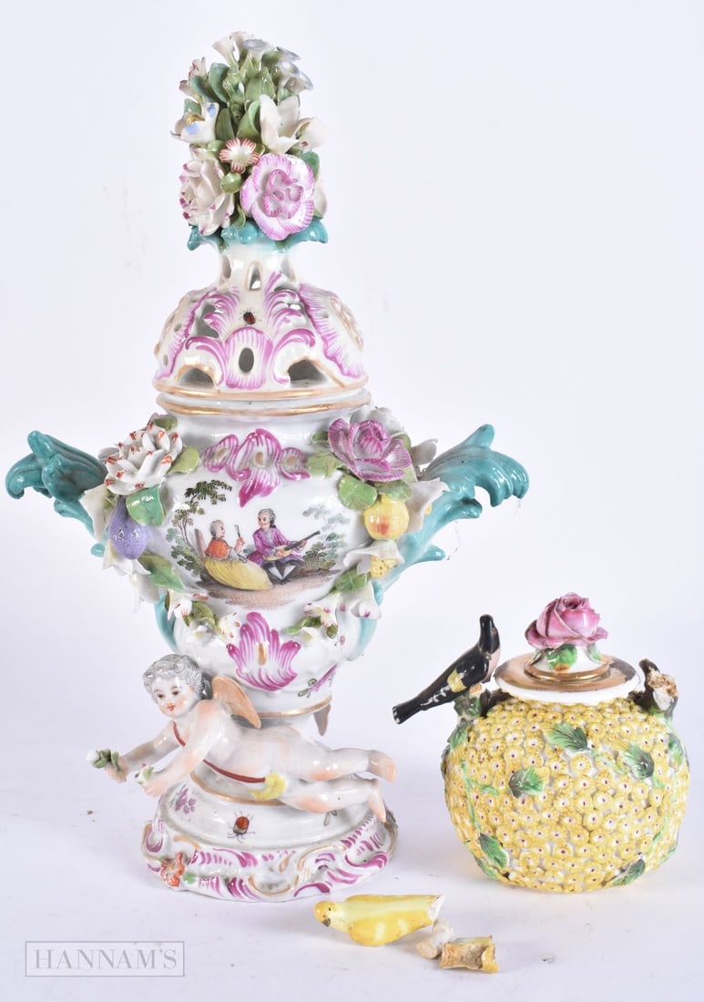 AN 18TH/19TH CENTURY GERMAN MEISSEN STYLE POT POURRI AND COVER together with a smaller Schnee Ballen (1 of 10)