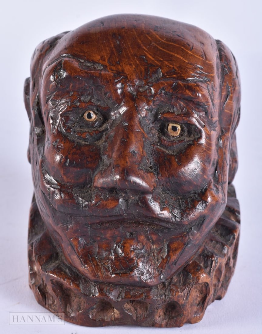 A CHARMING 18TH CENTURY TREEN CARVED WOOD BUST OF A MALE possibly representing Shakespeare. 13 cm x (1 of 5)