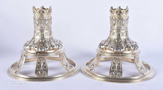 A PAIR OF VICTORIAN ELKINGTON AND CO SILVER PLATED EPERGNE BASES. 15 cm x 12 cm.: A PAIR OF VICTORIAN ELKINGTON AND CO SILVER PLATED EPERGNE BASES. 15 cm x 12 cm.