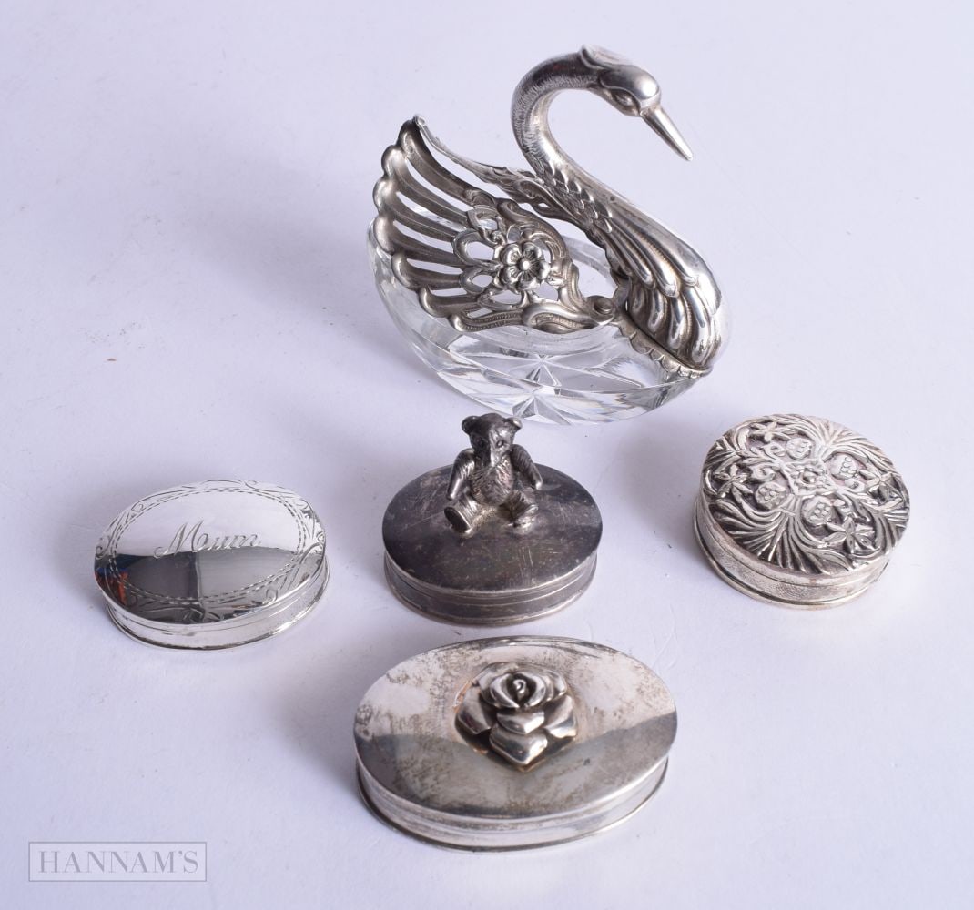 5 x .925 sterling silver pill / trinket boxes inc detailed glass swan etc 154g. (5): 5 x .925 sterling silver pill / trinket boxes inc detailed glass swan etc 154g. (5)