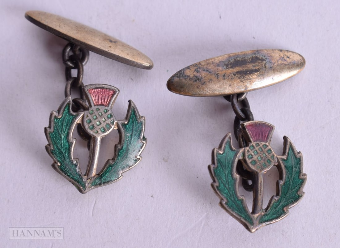 A PAIR OF SCOTTISH THISTLE ENAMEL CUFFLINKS. 1.6cm x 1.5cm, weight 5.5g: A PAIR OF SCOTTISH THISTLE ENAMEL CUFFLINKS. 1.6cm x 1.5cm, weight 5.5g