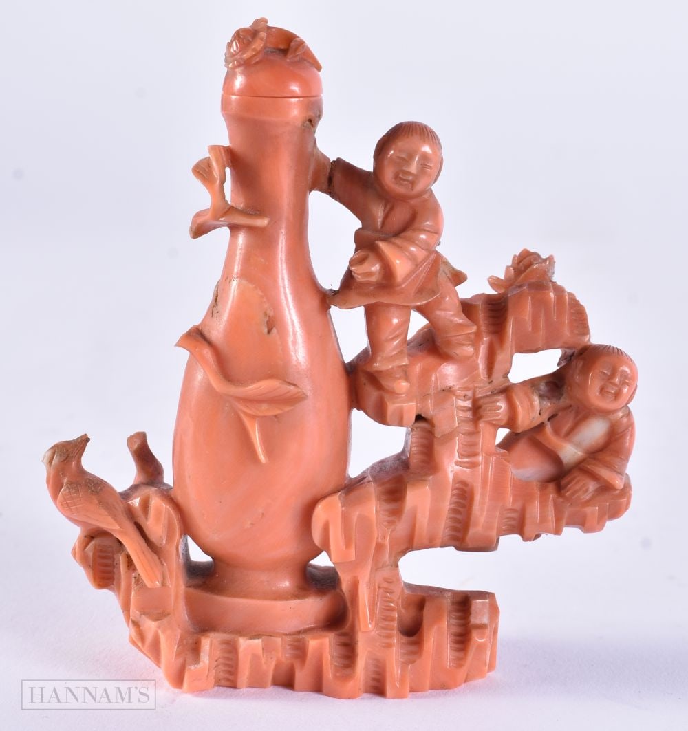 AN UNUSUAL 19TH CENTURY CHINESE CARVED CORAL VASE AND COVER Qing. 8 cm x 6.5 cm. (1 of 8)