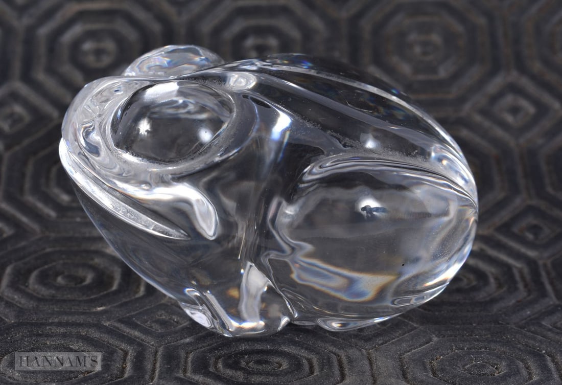 A STEUBEN GLASS FROG. 5.5 cm wide. (1 of 5)