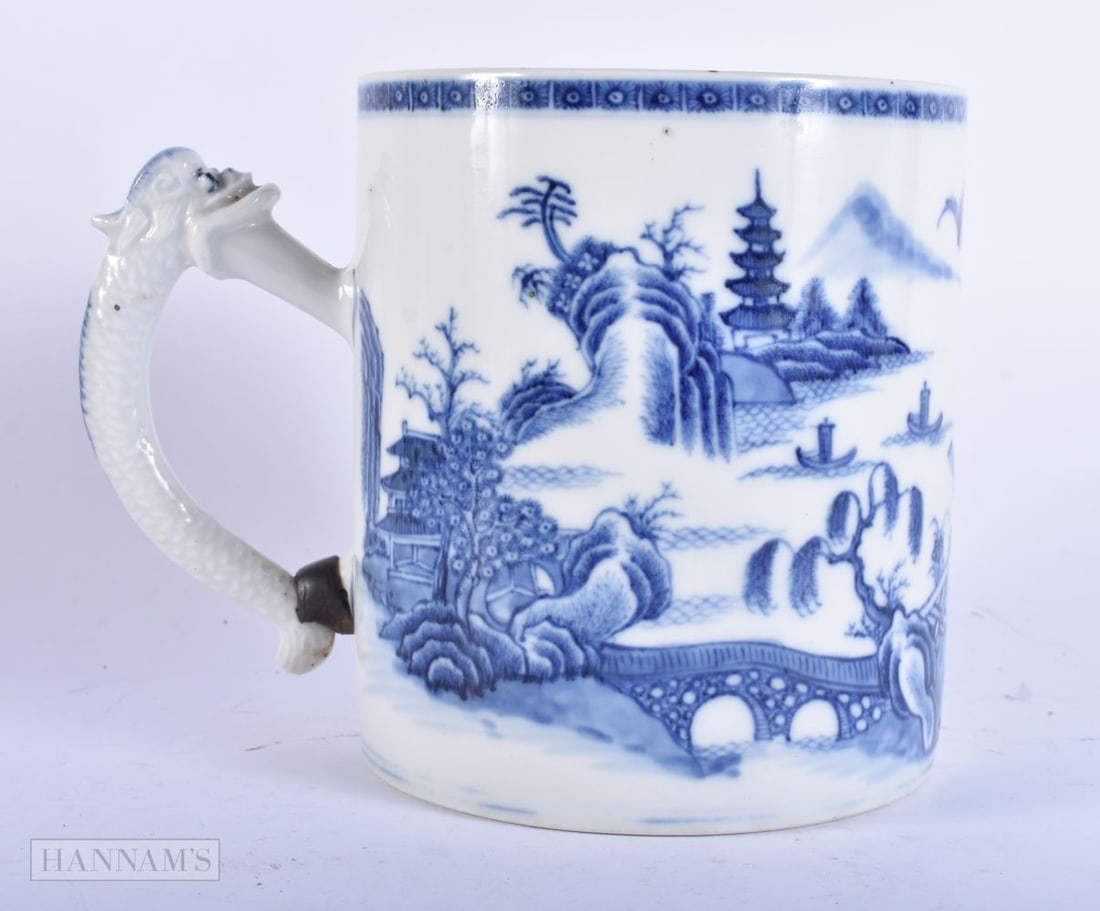 AN 18TH CENTURY CHINESE EXPORT BLUE AND WHITE PORCELAIN MUG Qianlong. 14 cm x 16 cm.: AN 18TH CENTURY CHINESE EXPORT BLUE AND WHITE PORCELAIN MUG Qianlong. 14 cm x 16 cm.
