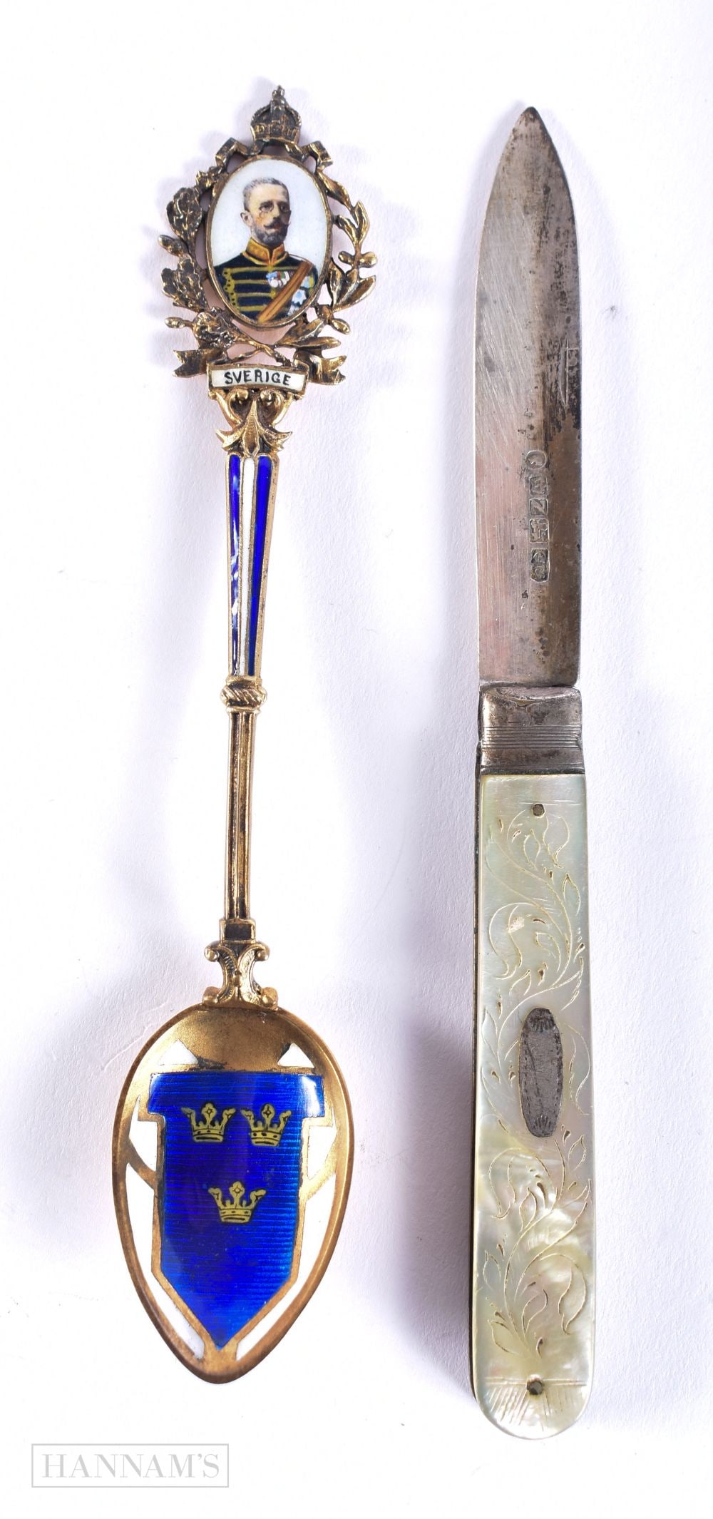 A SCANDANAVIAN SILVER AND ENAMEL SPOON together with a mother of pearl fruit knife. 41 grams. 14 cm (1 of 4)