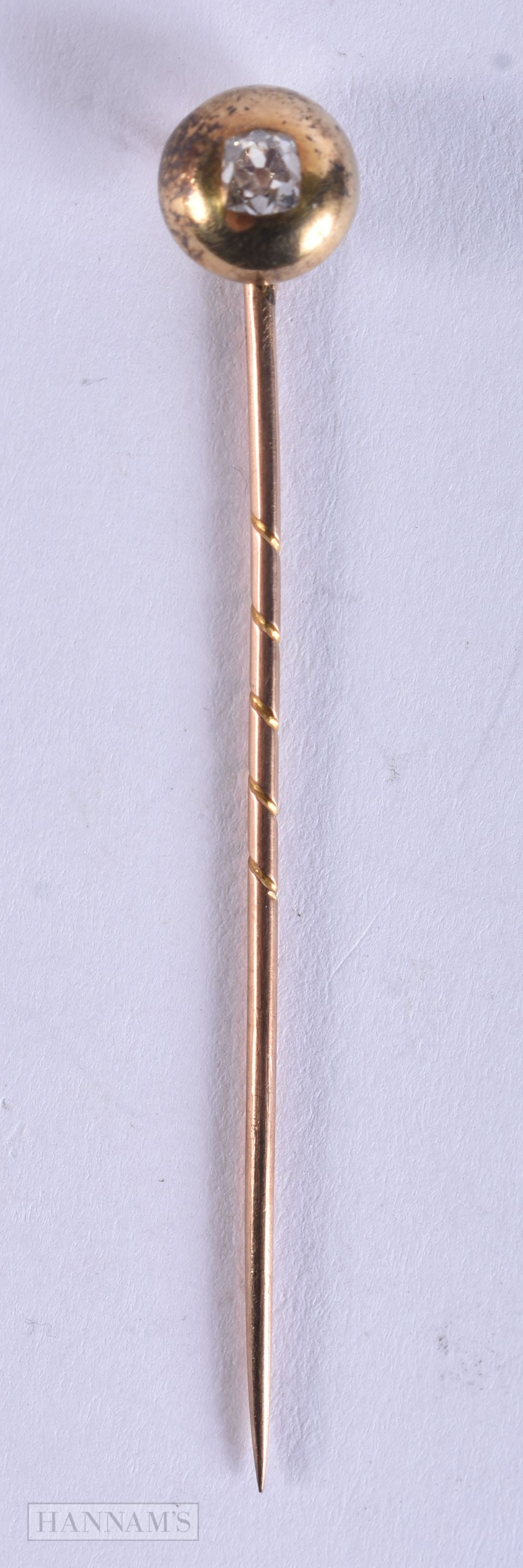 AN ANTIQUE GOLD AND DIAMOND STICK PIN. 2.1 grams. 6 cm long. (1 of 3)