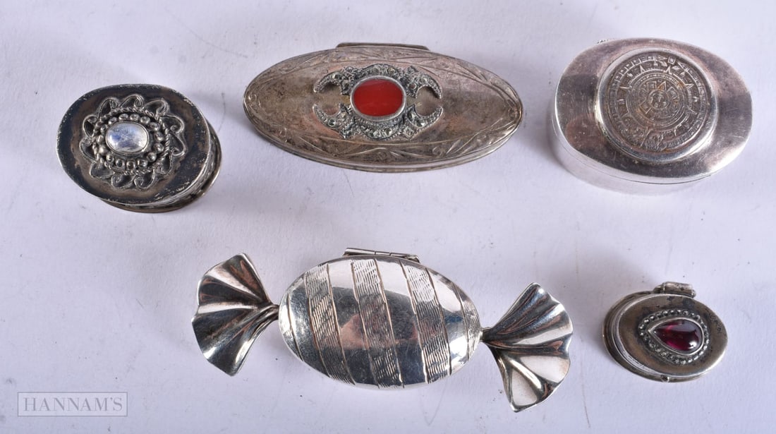 5 x .925 steling silver pill / trinket boxes inc novelty 71g. (5): 5 x .925 steling silver pill / trinket boxes inc novelty 71g. (5)