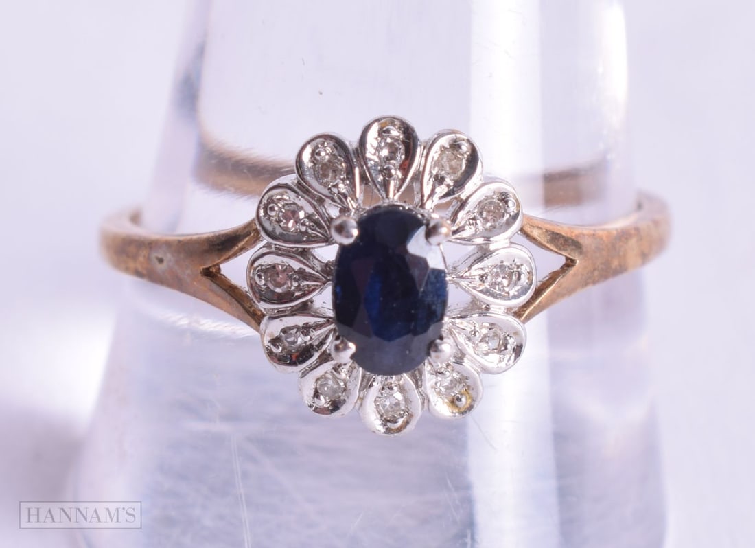 9ct gold diamond and sapphire halo ring (2.8g). V.: 9ct gold diamond and sapphire halo ring (2.8g). V.