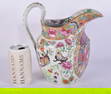 A LARGE 19TH CENTURY CHINESE CANTON FAMILLE ROSE JUG Qing. 24 cm x 21 cm.
