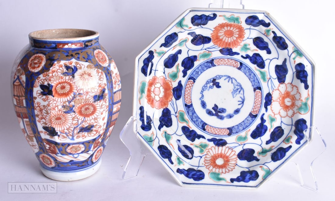 AN 18TH CENTURY JAPANESE EDO PERIOD IMARI PORCELAIN PLATE together with a similar vase. Largest 22 c (1 of 7)
