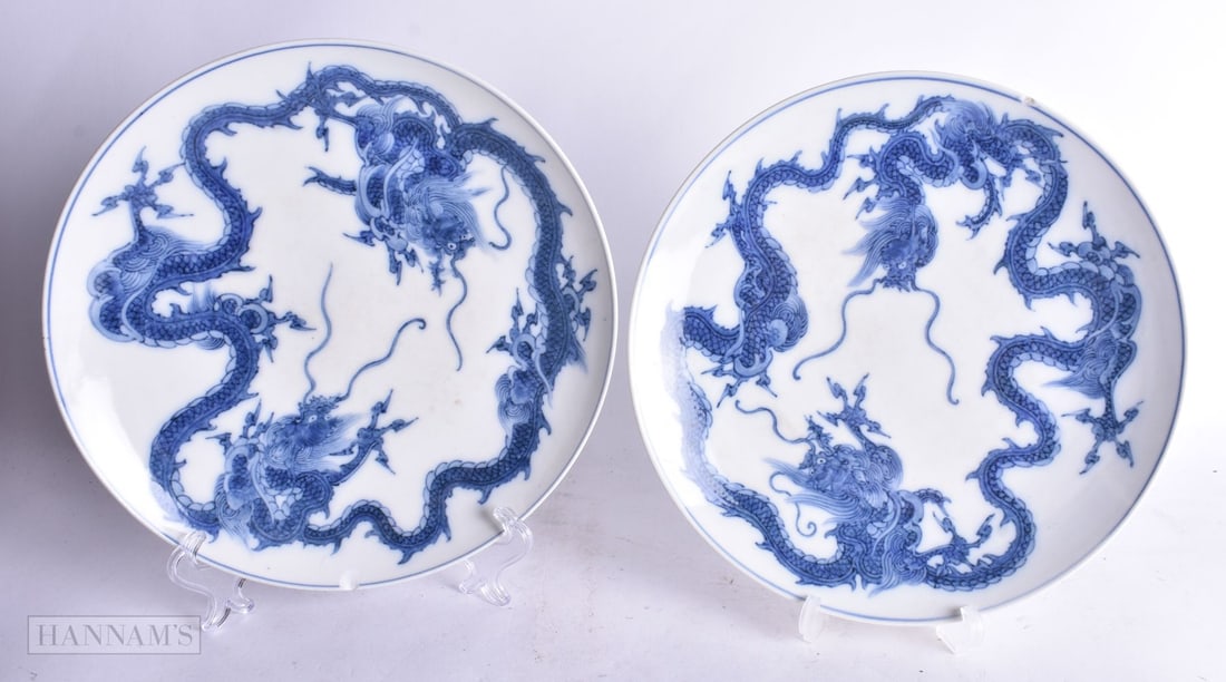 TWO 19TH CENTURY JAPANESE MEIJI PERIOD PORCELAIN DRAGON PLATES by Makuzu Kozan. 22 cm diameter. (1 of 8)