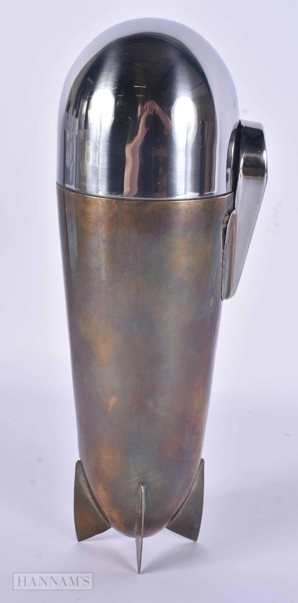 A ZEPPELIN SILVER PLATED COCKTAIL SHAKER. 25 cm high. (1 of 5)