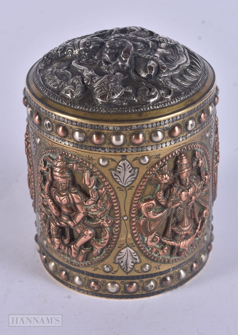 A FINE 19TH CENTURY INDIAN SILVER AND MIXED METAL BOX AND COVER with silver lining. 351 grams. 10 cm (1 of 3)