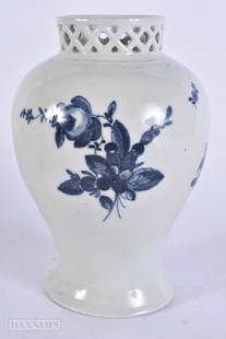AN UNUSUAL 18TH CENTURY CAUGHLEY BLUE AND WHITE RETICULATED VASE painted with flowers. 20 cm x 12 cm: AN UNUSUAL 18TH CENTURY CAUGHLEY BLUE AND WHITE RETICULATED VASE painted with flowers. 20 cm x 12 cm.