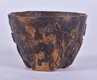A FINE 17TH/18TH CENTURY CHINESE CARVED COCONUT CUP Kangxi/Yongzheng. 5.75 cm wide.: A FINE 17TH/18TH CENTURY CHINESE CARVED COCONUT CUP Kangxi/Yongzheng. 5.75 cm wide.