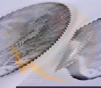 A FINE 19TH CENTURY CONTINENTAL MOTHER OF PEARL SHELL DISH. 21 cm x 18 cm.: A FINE 19TH CENTURY CONTINENTAL MOTHER OF PEARL SHELL DISH. 21 cm x 18 cm.