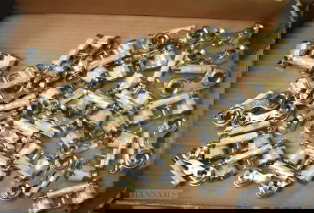 THIRTY PAIRS OF MOTHER OF PEARL OPERA GLASSES. 18 cm wide. (30): THIRTY PAIRS OF MOTHER OF PEARL OPERA GLASSES. 18 cm wide. (30)