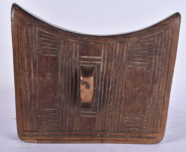 A 19TH CENTURY AFRICAN TRIBAL CARVED WOOD REST REST with geometric decoration. 20 cm x 18 cm.: A 19TH CENTURY AFRICAN TRIBAL CARVED WOOD REST REST with geometric decoration. 20 cm x 18 cm.