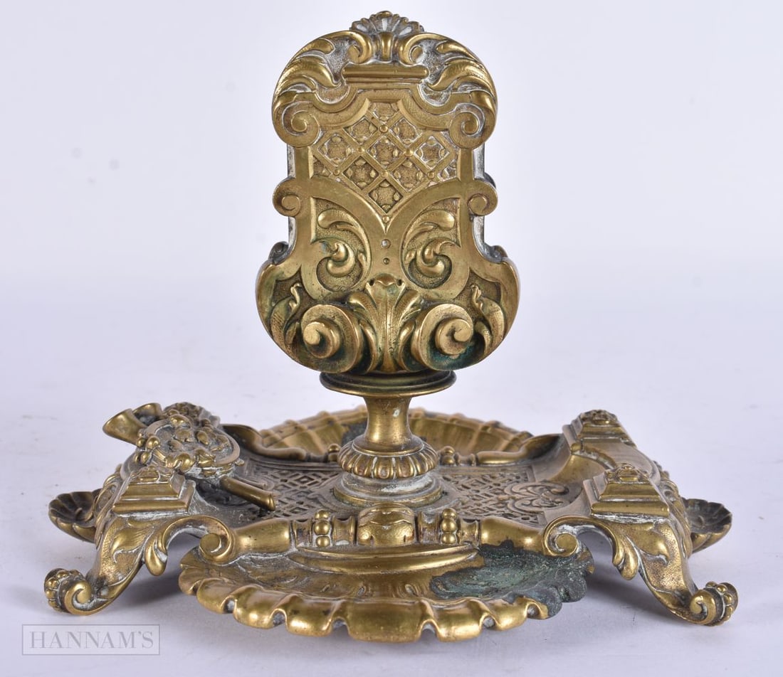 A VICTORIAN BRONZE DESK MATCHBOX HOLDER. 14 cm x 12 cm.: A VICTORIAN BRONZE DESK MATCHBOX HOLDER. 14 cm x 12 cm.