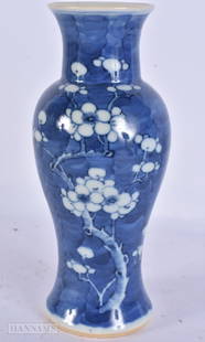 A 19TH CENTURY CHINESE BLUE AND WHITE PORCELAIN VASE Kangxi style. 20 cm high.: A 19TH CENTURY CHINESE BLUE AND WHITE PORCELAIN VASE Kangxi style. 20 cm high.