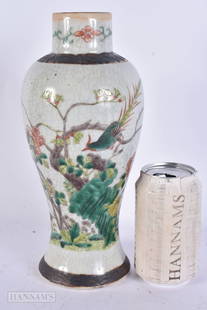A 19TH CENTURY CHINESE CRACKLE GLAZED FAMILLE VERTE PORCELAIN VASE Late Qing. 27 cm high.: A 19TH CENTURY CHINESE CRACKLE GLAZED FAMILLE VERTE PORCELAIN VASE Late Qing. 27 cm high.