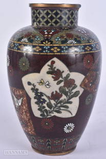 A 19TH CENTURY JAPANESE MEIJI PERIOD CLOISONNE ENAMEL VASE. 16.5 cm high.: A 19TH CENTURY JAPANESE MEIJI PERIOD CLOISONNE ENAMEL VASE. 16.5 cm high.