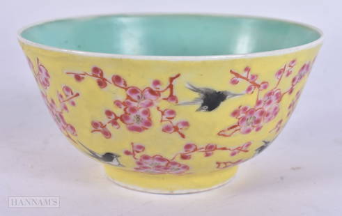 A CHINESE YELLOW GROUND PORCELAIN MAGPIE BOWL. 11.5 cm diameter.: A CHINESE YELLOW GROUND PORCELAIN MAGPIE BOWL. 11.5 cm diameter.