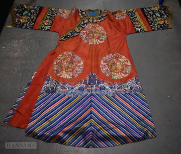 A SUPERB 19TH CENTURY CHINESE SILK EMBROIDERED ROBE Qing, of majestic quality, decorated with eight: A SUPERB 19TH CENTURY CHINESE SILK EMBROIDERED ROBE Qing, of majestic quality, decorated with eight roundels. 140 cm x 190 cm.