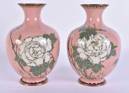 A PAIR OF LATE 19TH CENTURY JAPANESE MEIJI PERIOD CLOISONNE ENAMEL VASES in the manner of Namikawa S: A PAIR OF LATE 19TH CENTURY JAPANESE MEIJI PERIOD CLOISONNE ENAMEL VASES in the manner of Namikawa Sosuke. 15.5 cm high.