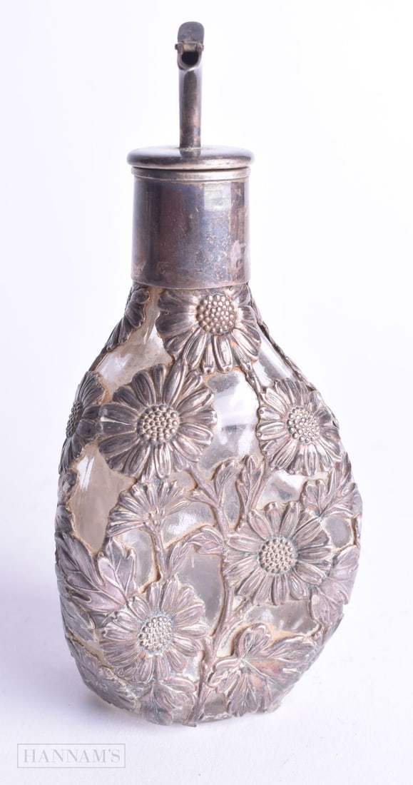 A LATE 19TH CENTURY CHINESE SILVER MOUNTED GLASS SCENT BOTTLE. 79 grams overall. 11 cm x 5 cm. (1 of 4)
