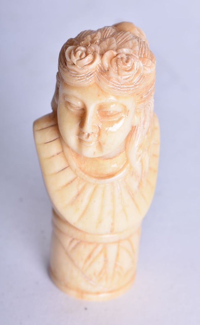 A JAPANESE BONE FIGURAL NETSUKE. 48.9 grams. 6.5 cm x 3 cm.: A JAPANESE BONE FIGURAL NETSUKE. 48.9 grams. 6.5 cm x 3 cm.