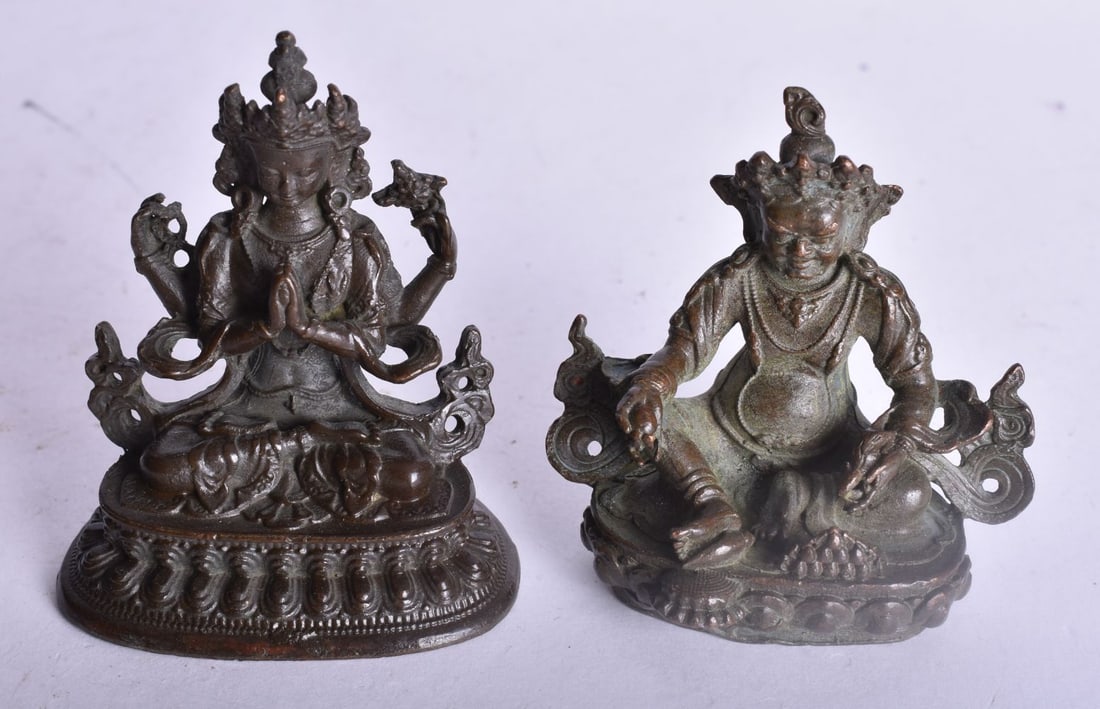 TWO CHINESE BRONZE BUDDHAS. 164 grams. 8 cm x 6 cm. (2) (1 of 3)