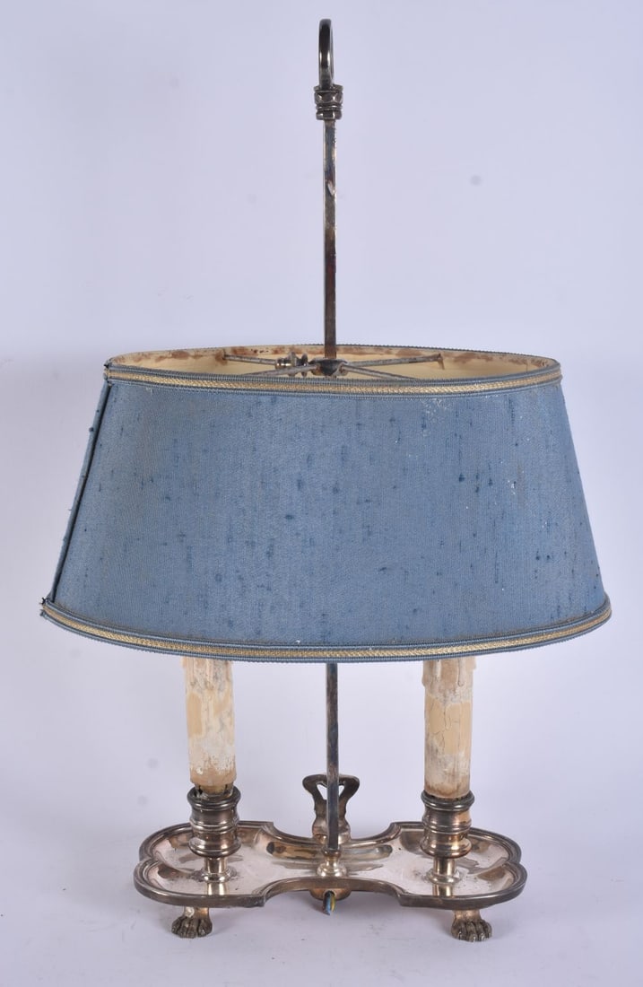 AN ANTIQUE COUNTRY HOUSE SILVER PLATED LAMP. 45 cm x 15cm.: AN ANTIQUE COUNTRY HOUSE SILVER PLATED LAMP. 45 cm x 15cm.