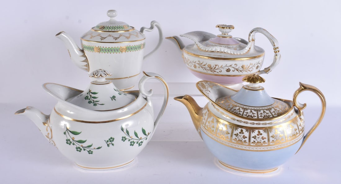 FOUR LARGE EARLY 19TH CENTURY WORCESTER TEAPOTS AND COVERS. Largest 23 cm wide. (4) (1 of 7)