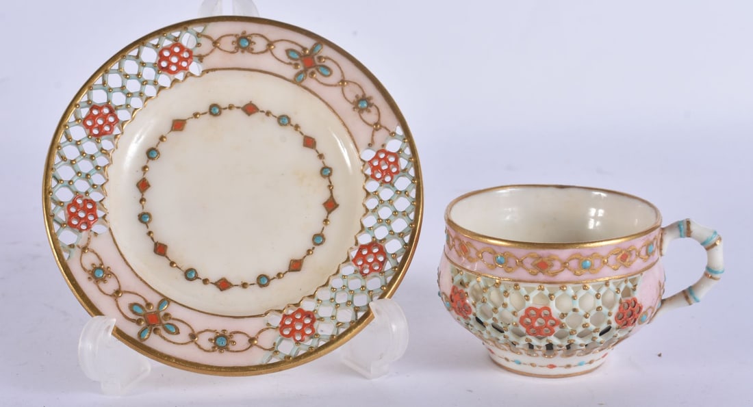 A FINE ROYAL WORCESTER RETICULATED PORCELAIN CUP AND SAUCER in the Manner of George Owen. 9.25cm wid (1 of 6)