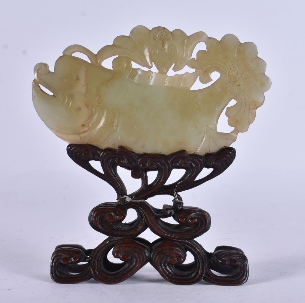 AN UNUSUAL 17TH/18TH CENTURY CHINESE CARVED JADE MYTHICAL FISH DRAGON Kangxi/Yongzheng, carved with (1 of 12)