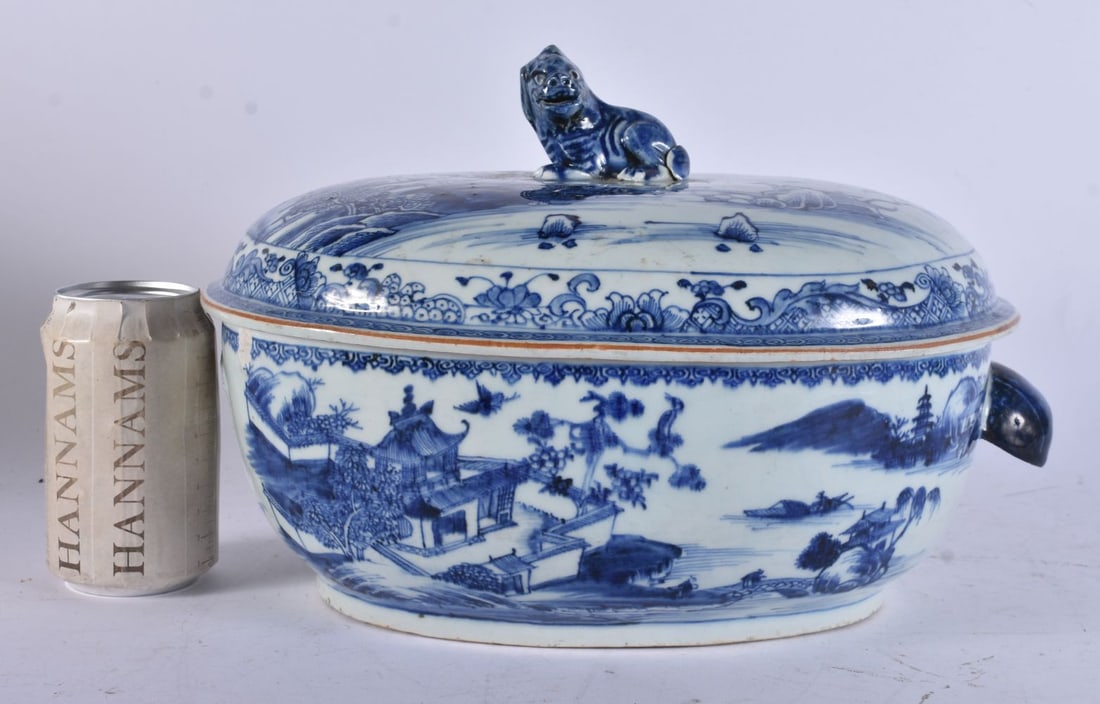A LARGE 18TH CENTURY CHINESE EXPORT BLUE AND WHITE TUREEN AND COVER Qianlong. 32 cm x 22 cm. (1 of 5)