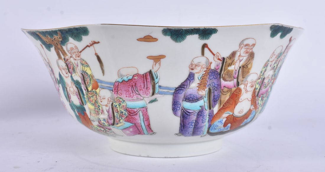 A CHINESE QING DYNASTY FAMILLE ROSE PORCELAIN BOWL Daoguang mark and possibly of the period. 19 cm w